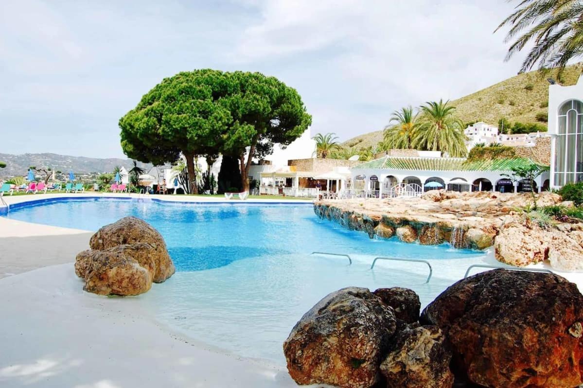 Beautiful Apartment With Amazing Sea View Nerja Buitenkant foto